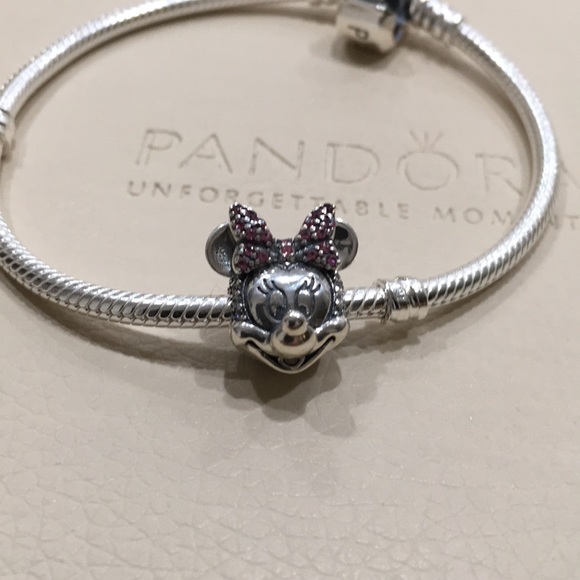 Pandora Disney Shimmering Minnie Portrait Pandora Disney Shimmering Minnie Portrait